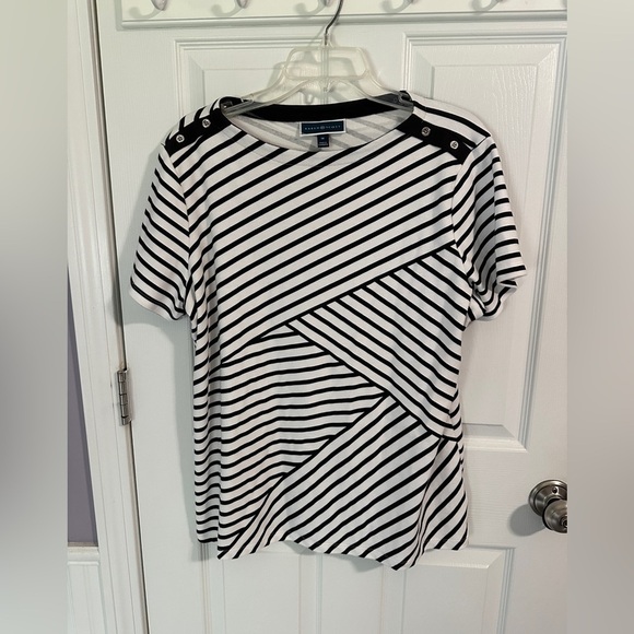 Karen Scott Tops - Karen Scott short sleeve shirt